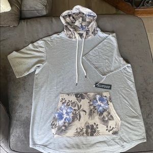 Elwood short sleeve hoodie (never worn)